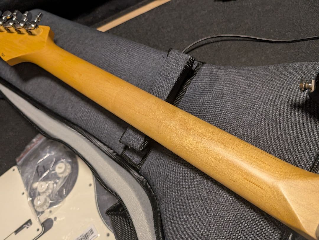 Three Dots Guitars s ケース付　オーダーピックガード付