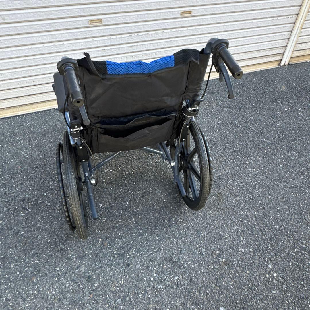 ノーパンクタイヤ 折りたたみ式 自走用車椅子 介助兼用【A-214】