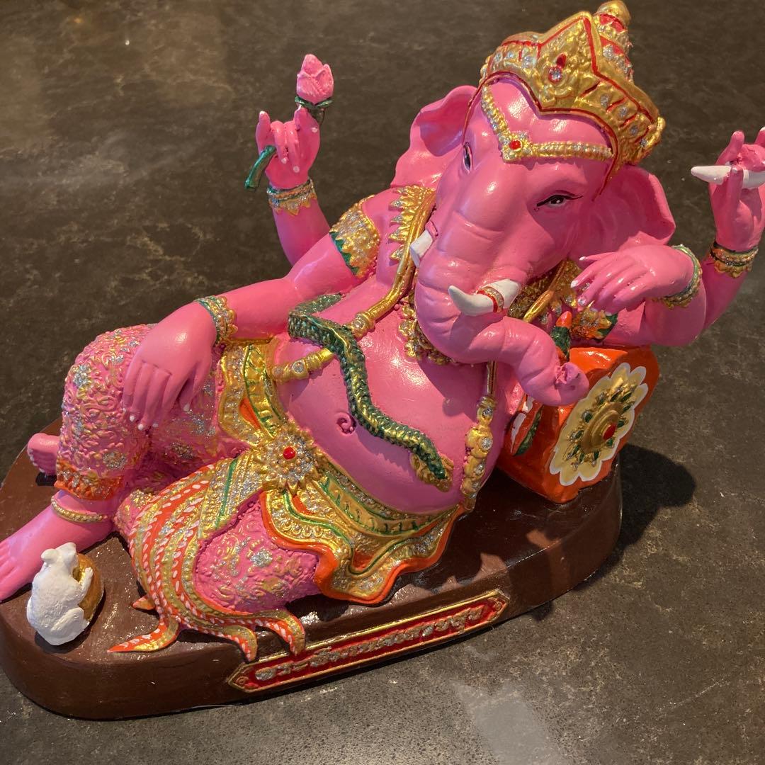 【新品未使用】ピンクのガネーシャ　タイ　置物　＆スティッカー！