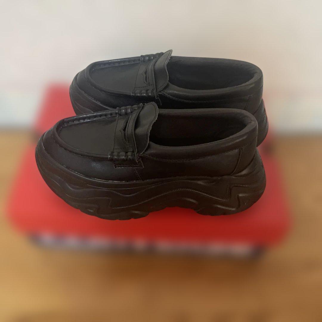 コンバース　人気　厚底　正規品　２３.５㎝　新品