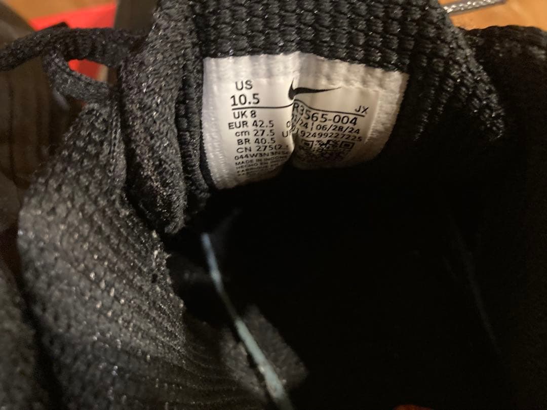 靴 Nike Shox R4 Black