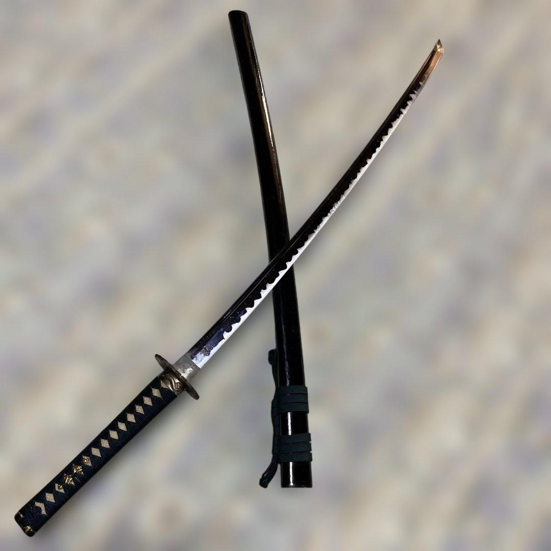 模造刀(居合刀) 紺色柄 菊彫丸鍔 黒呂鞘