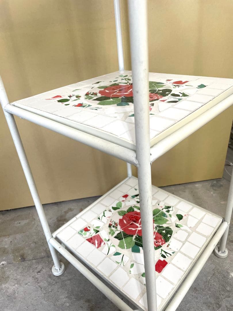 花柄タイル張り ガーデンラック ホワイト4段ラック 薔薇 美品