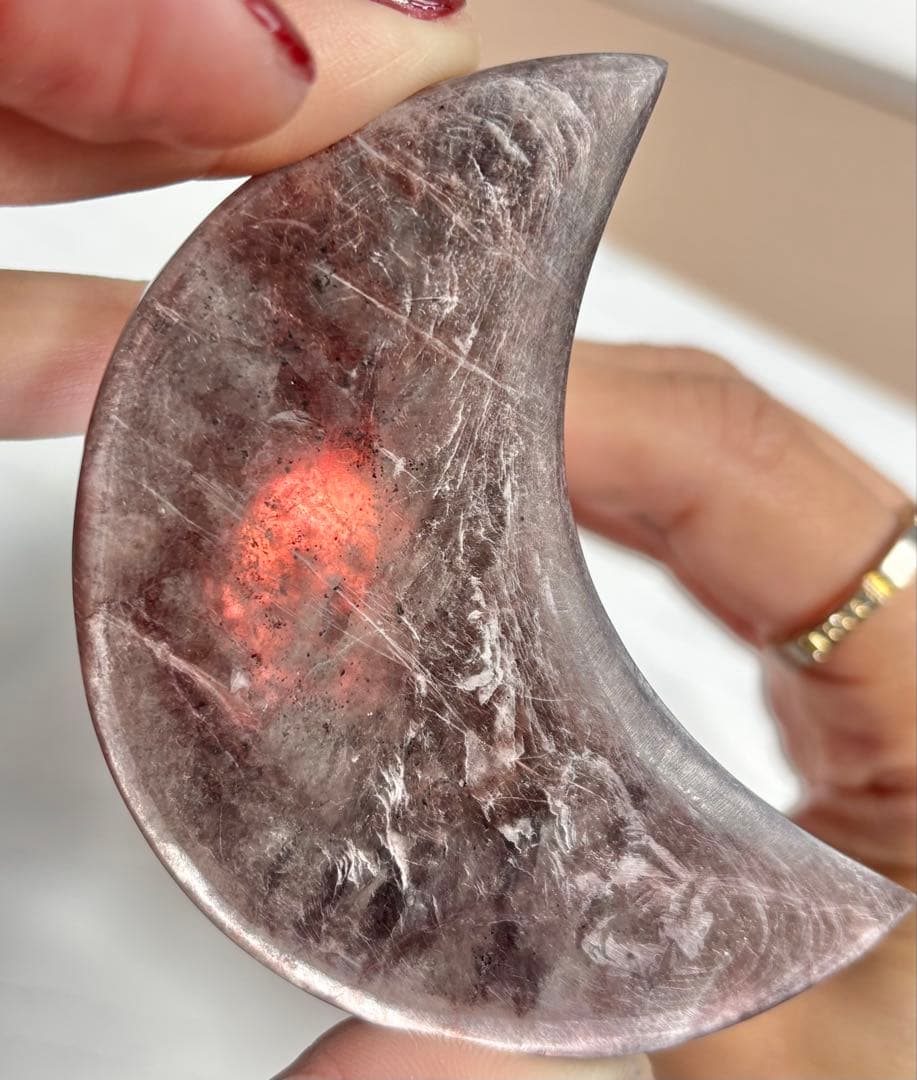 《高品質・光透過美》パープルマイカ＊月　カービング　レピドライト