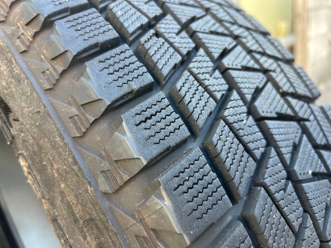 235/65R18 ブリヂストンBLIZZAK DM-V1 スタッドレス4本