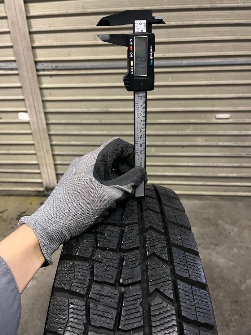 DUNLOP スタッドレスタイヤ 195/70R15