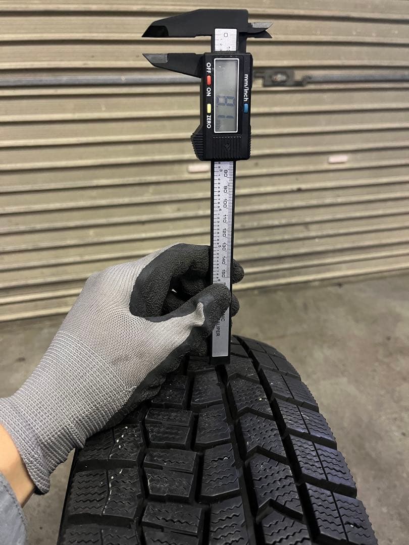 DUNLOP スタッドレスタイヤ 195/70R15