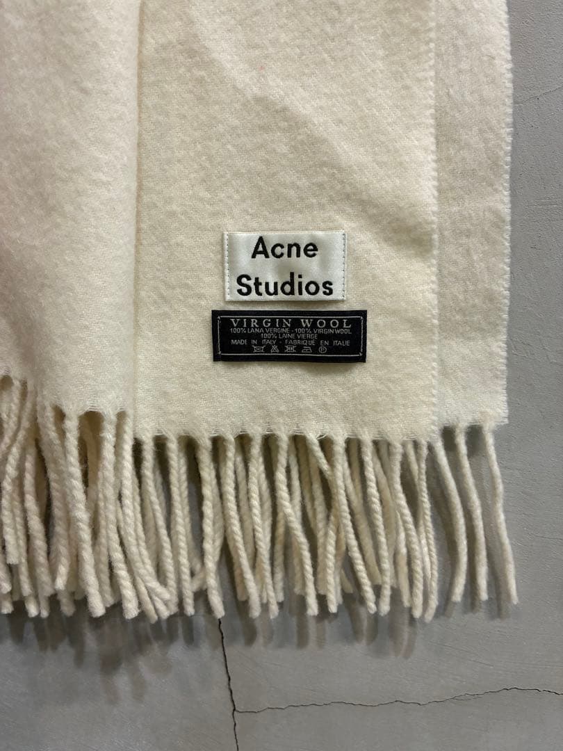 Acne Studios アイボリーホワイト マフラー