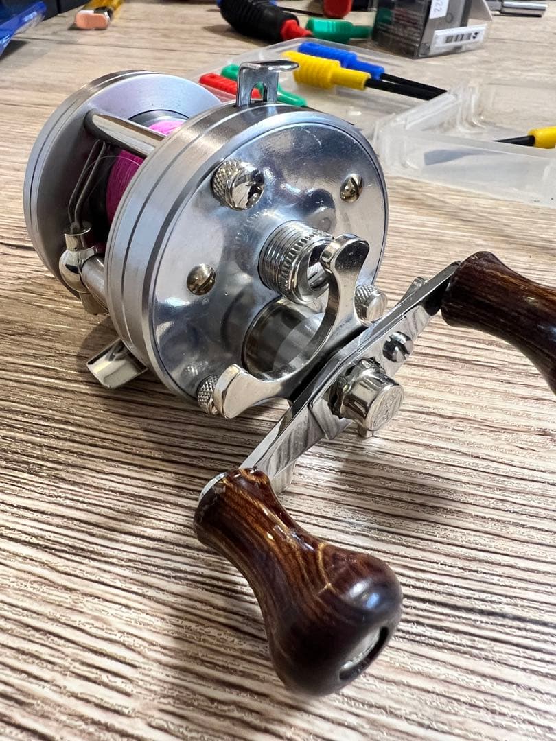 五十鈴工業 BC421 左巻き 渓流 ベイトリール