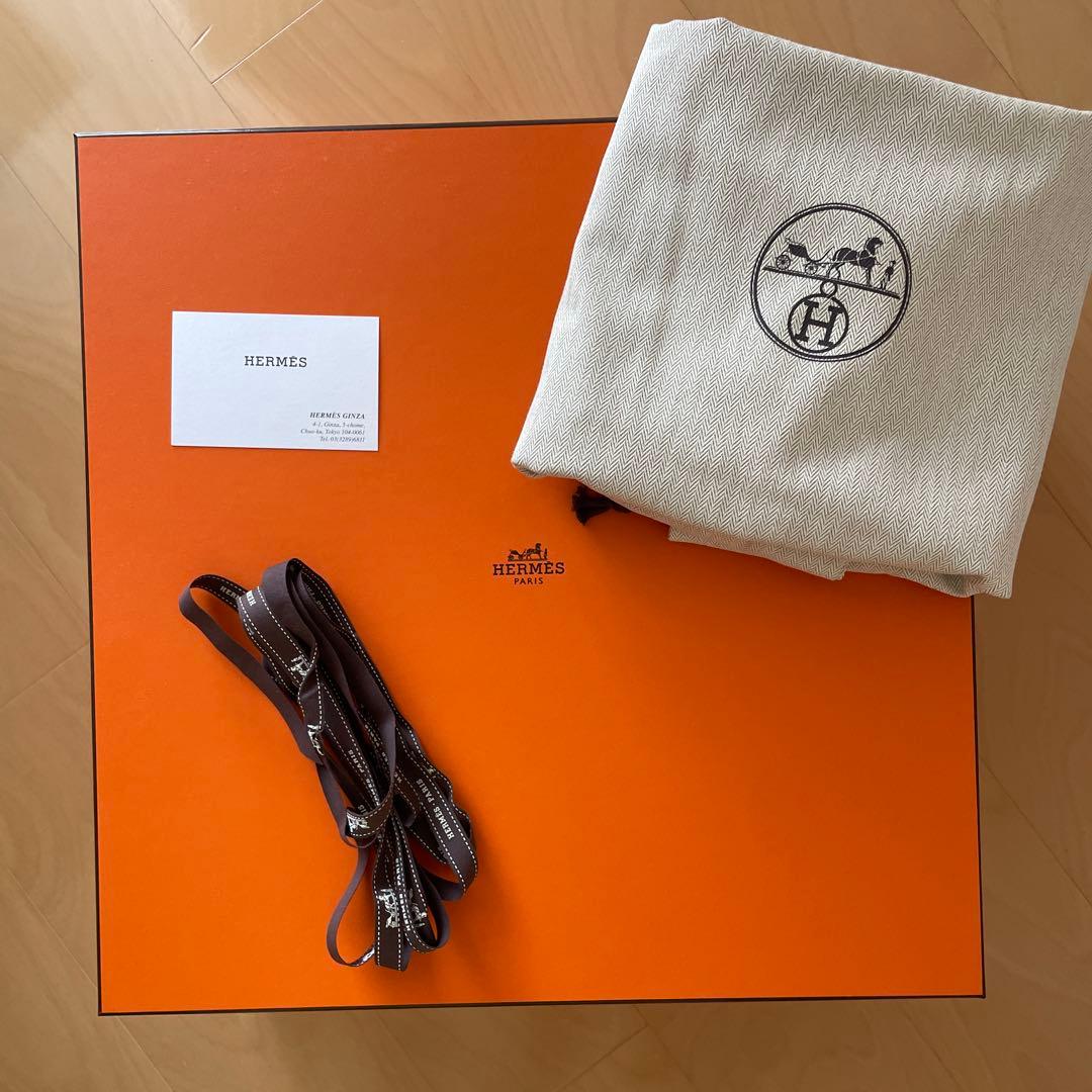 新品未使用　クッション 《アヴァロンIII》 PM