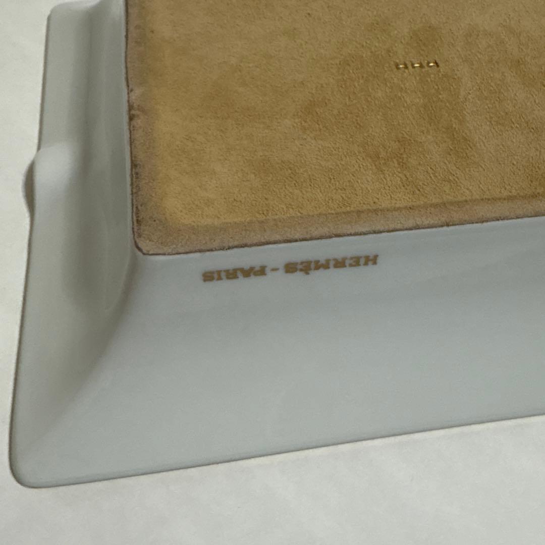 エルメス　HERMES アッシュトレイ　灰皿　皿　24 FLOOJ 陶器