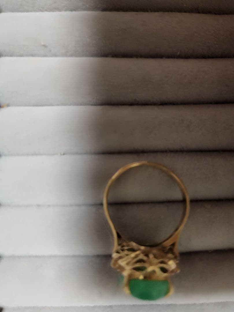 大きい緑石ダイヤモンド18金リング