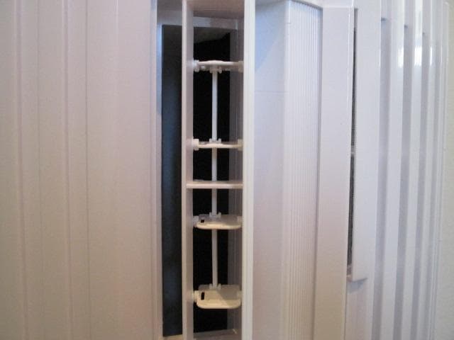 美品　トヨトミ　窓用エアコン　低騒音モデル　TIW-A1624 　2024年製