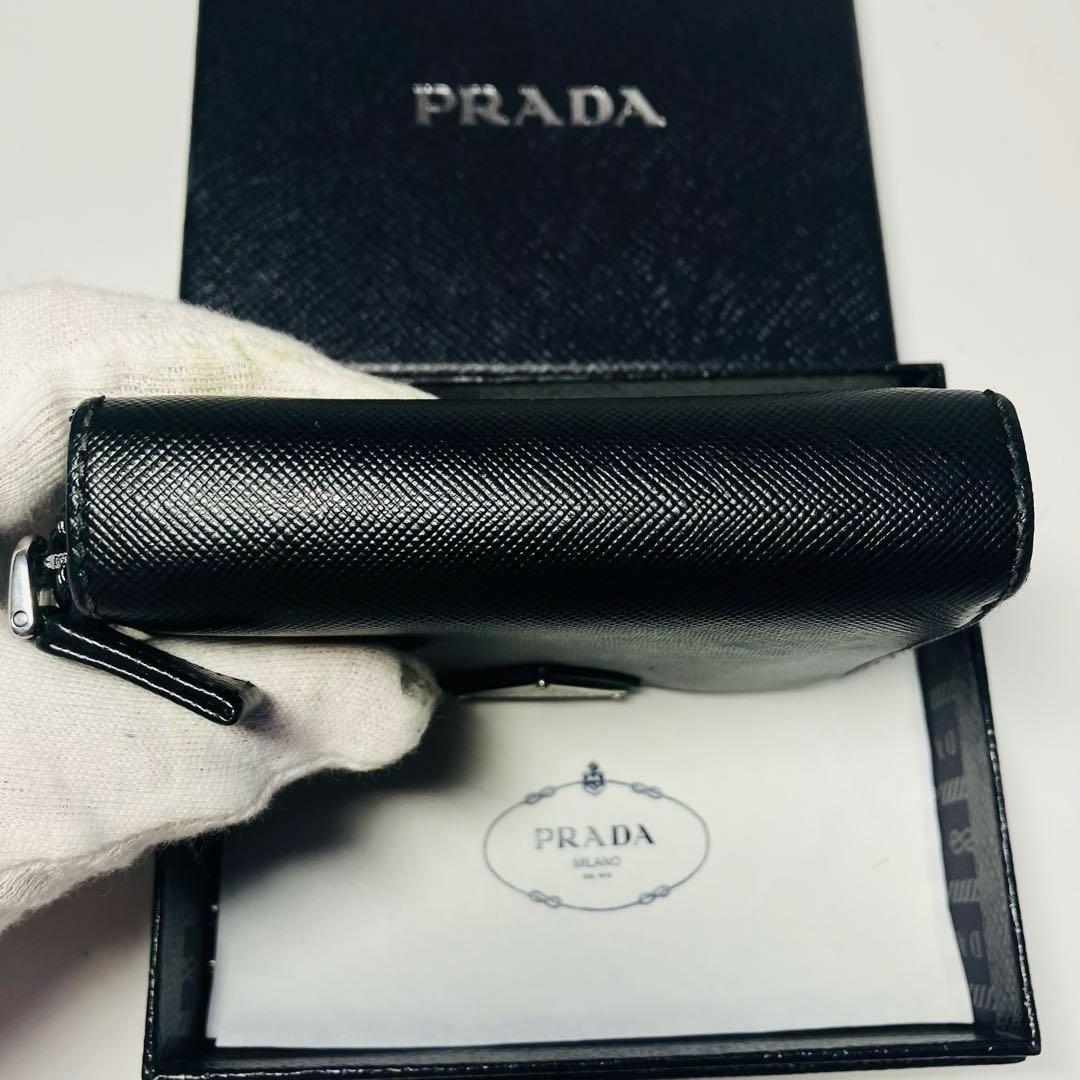 極美品　PRADA 黒 コンパクトウォレット　 サフィアーノレザーシルバー金具