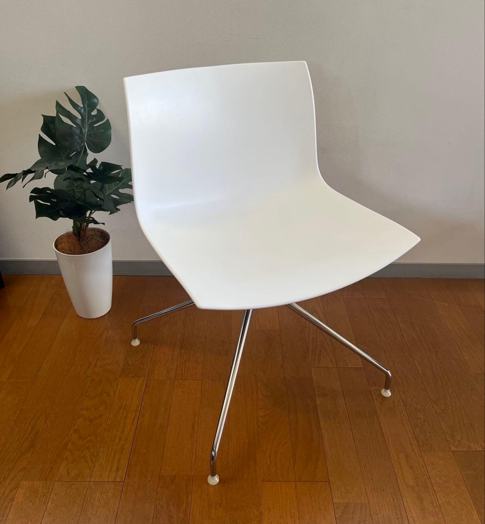 イタリア　arper アルペール　カティファ　チェア ② モダン　回転脚　美品