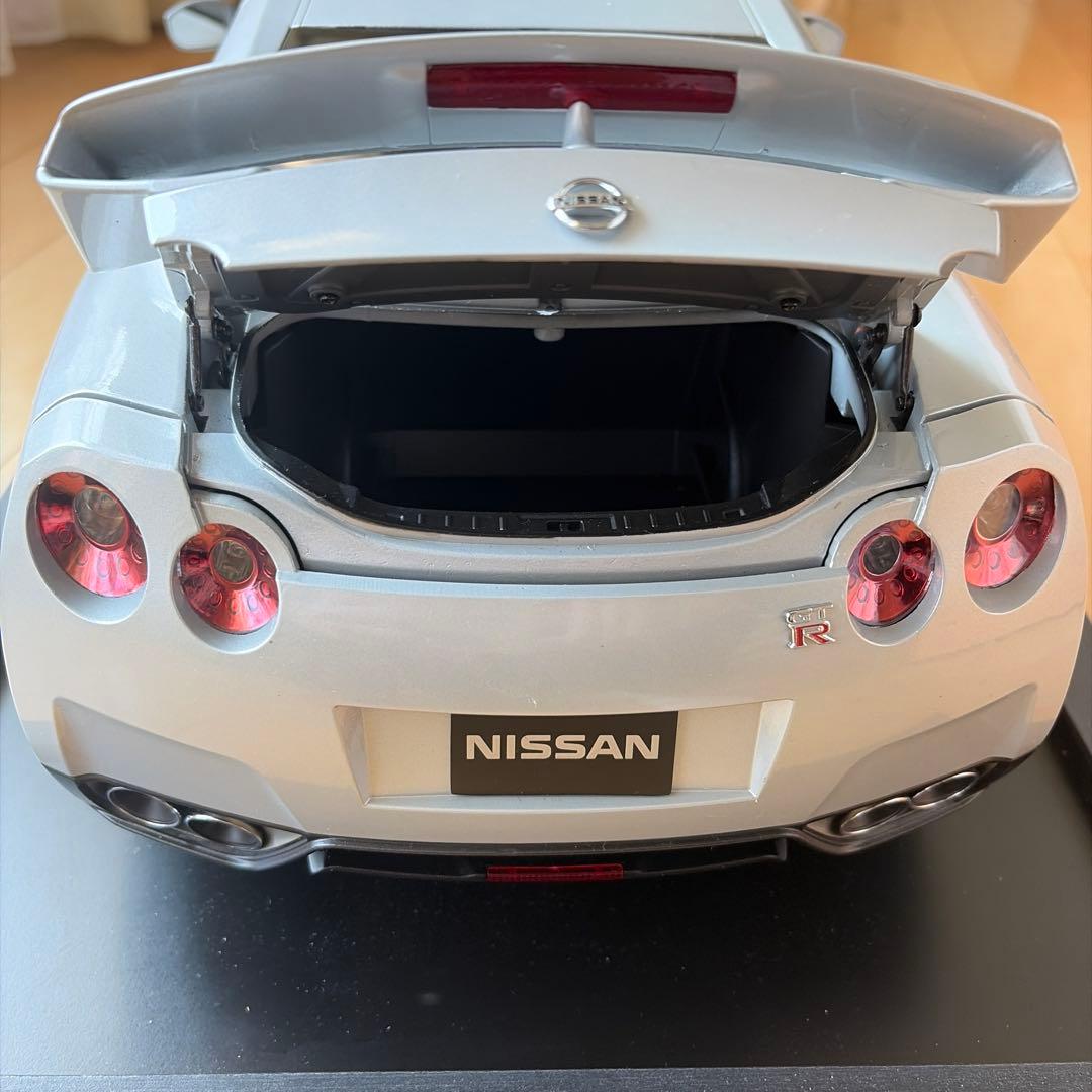 日産R35GTR イーグルモス1/8スケールダイキャスト（完成品）