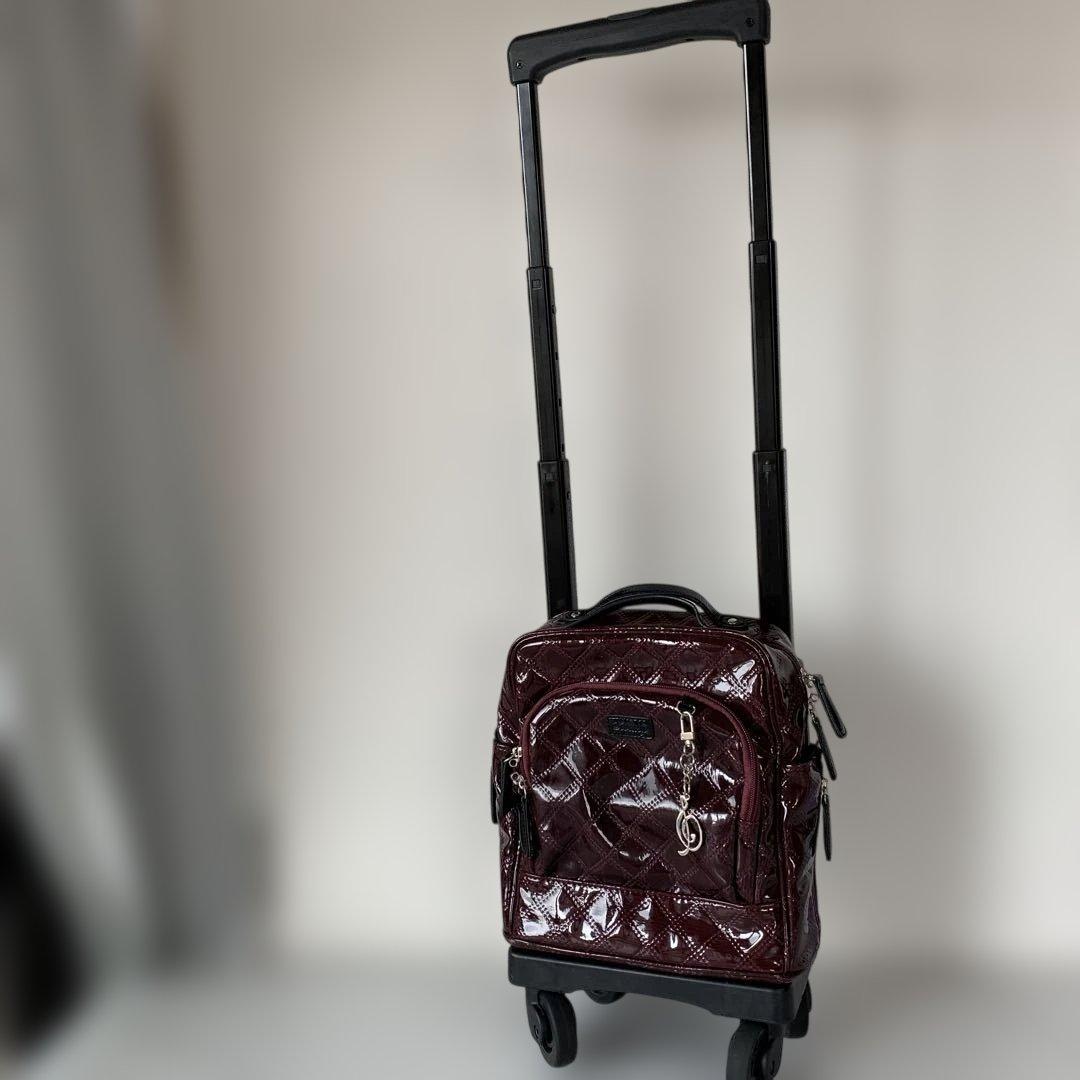 スワニーＳｗａｎｙキャリーショッピングバッグ　エナメルエマイロボルドー