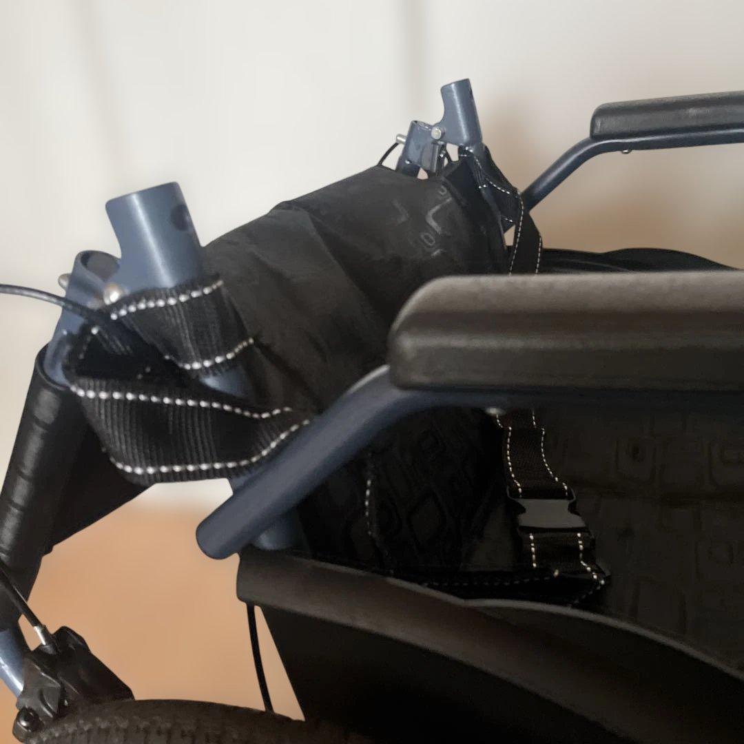 折りたたみ式自走用車椅子 ブラック