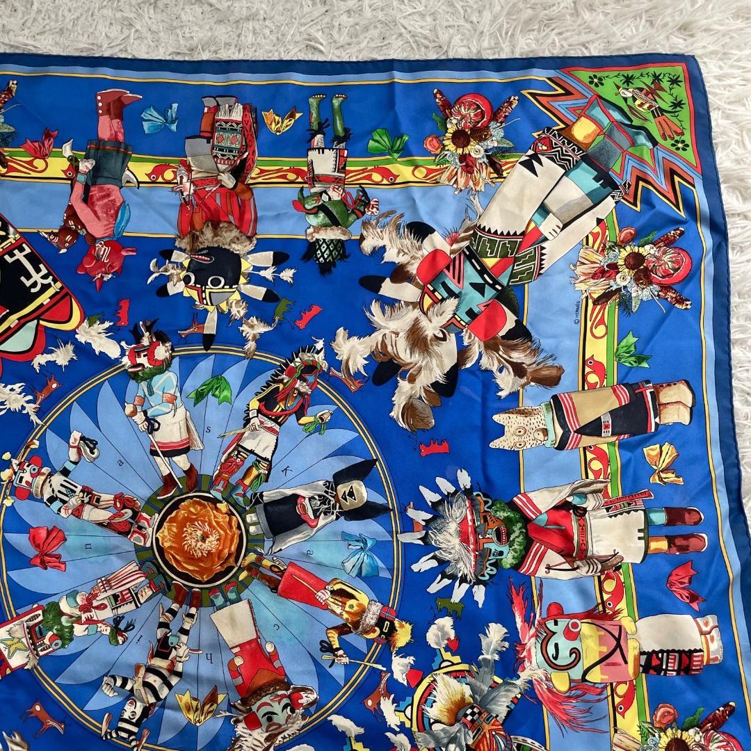 17799✨HERMES スカーフ シルク カレ90 カチナ 民族 ブルー