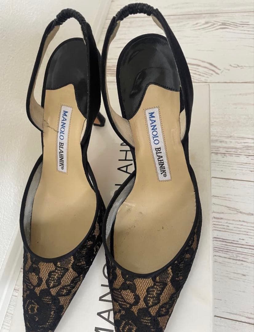MANOLO BLAHNIK ブラック レース ストラップパンプス　36.5