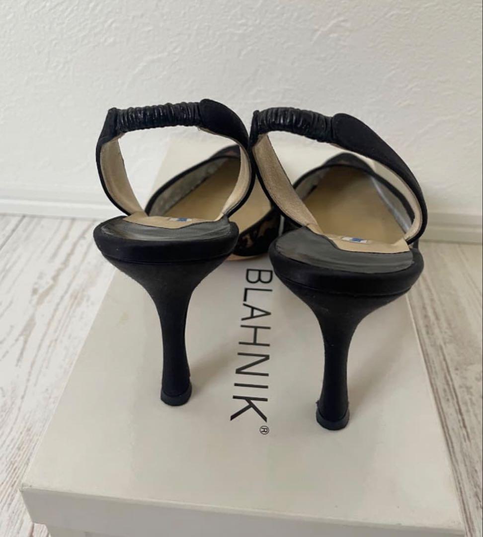 MANOLO BLAHNIK ブラック レース ストラップパンプス　36.5