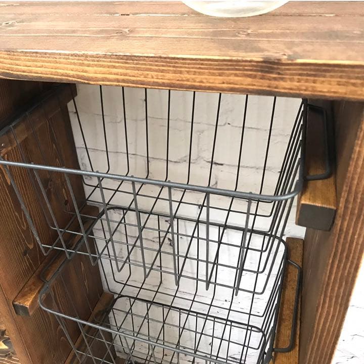 無垢材仕様のレトロワイヤーラック （ワイヤーバスケット4コ付）