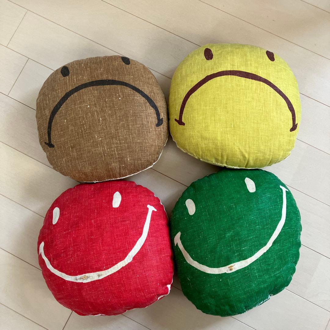 ジャクソンマティススマイリーフェイスクッション4個セット