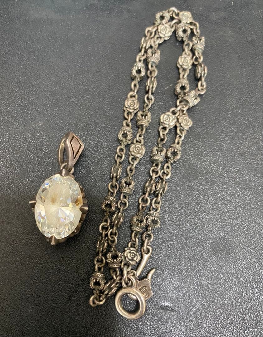 JUSTIN DAVIS ペンダント ネックレスSACRED CROWN