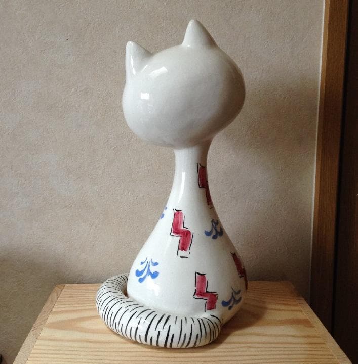 面白い顔の首長猫の大きめフィギュリン　愛嬌抜群なオブジェ　ヴィンテージ　陶器