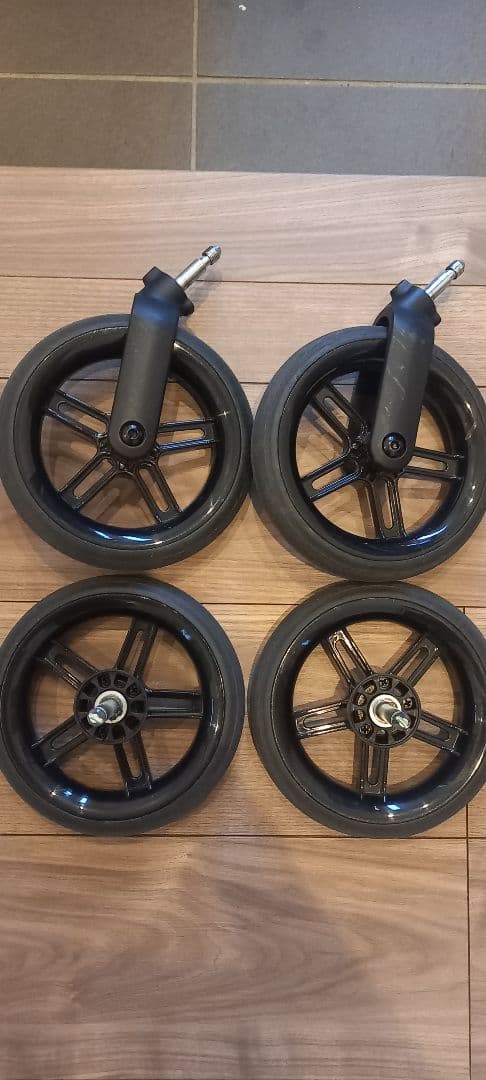 cybex サイベックス　メリオ カーボン　ブラック