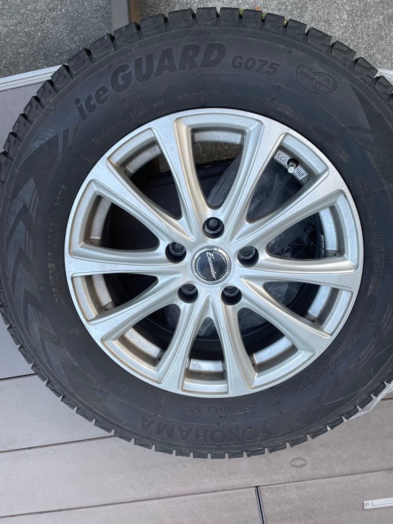 215/70R16 スタッドレスタイヤ 16インチ