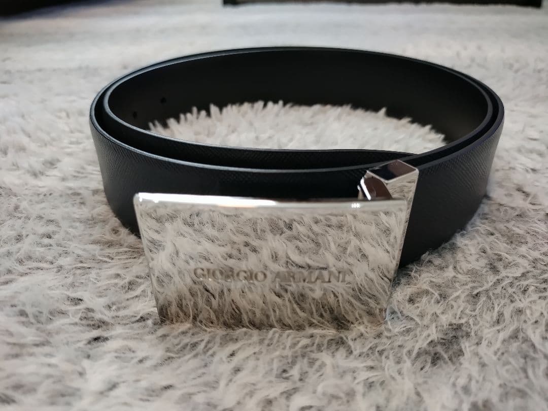 Giorgio Armani ブラック＆ネイビーReversibleレザーベルト