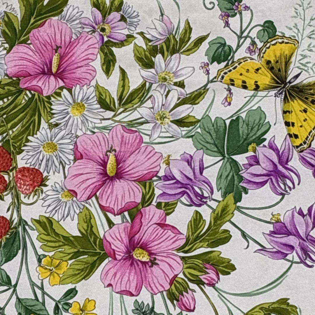 極美品✨GUCCI グッチ シルク イタリア 花柄 ロゴ 大判スカーフ ストール