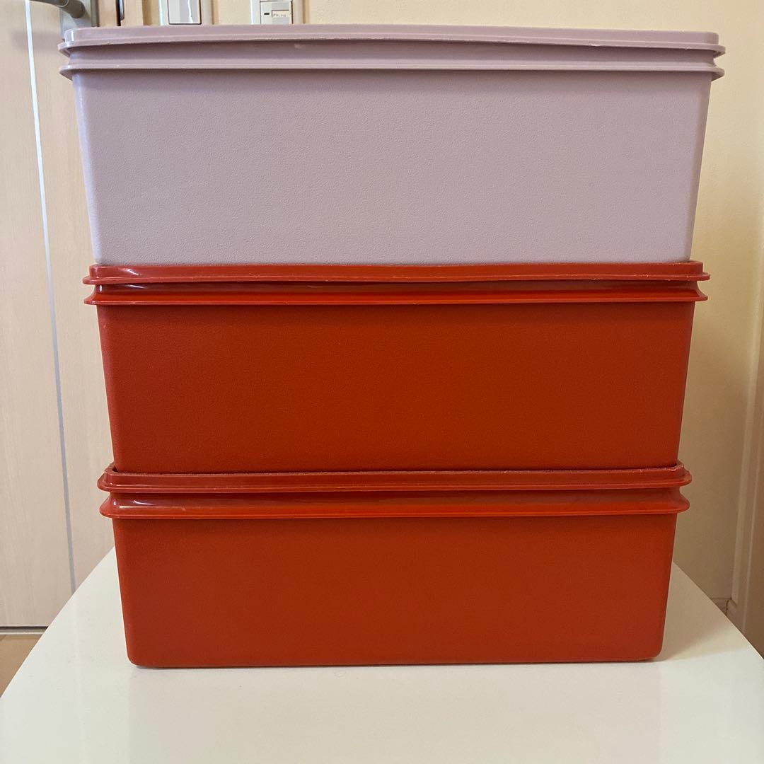 タッパーウエア。収納ボックス 3個セット ピンク。シュウ色。