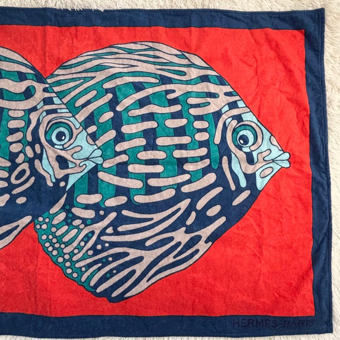 HERMES エルメス ビーチタオル タピ・ノマドPOISSON（魚モチーフ）