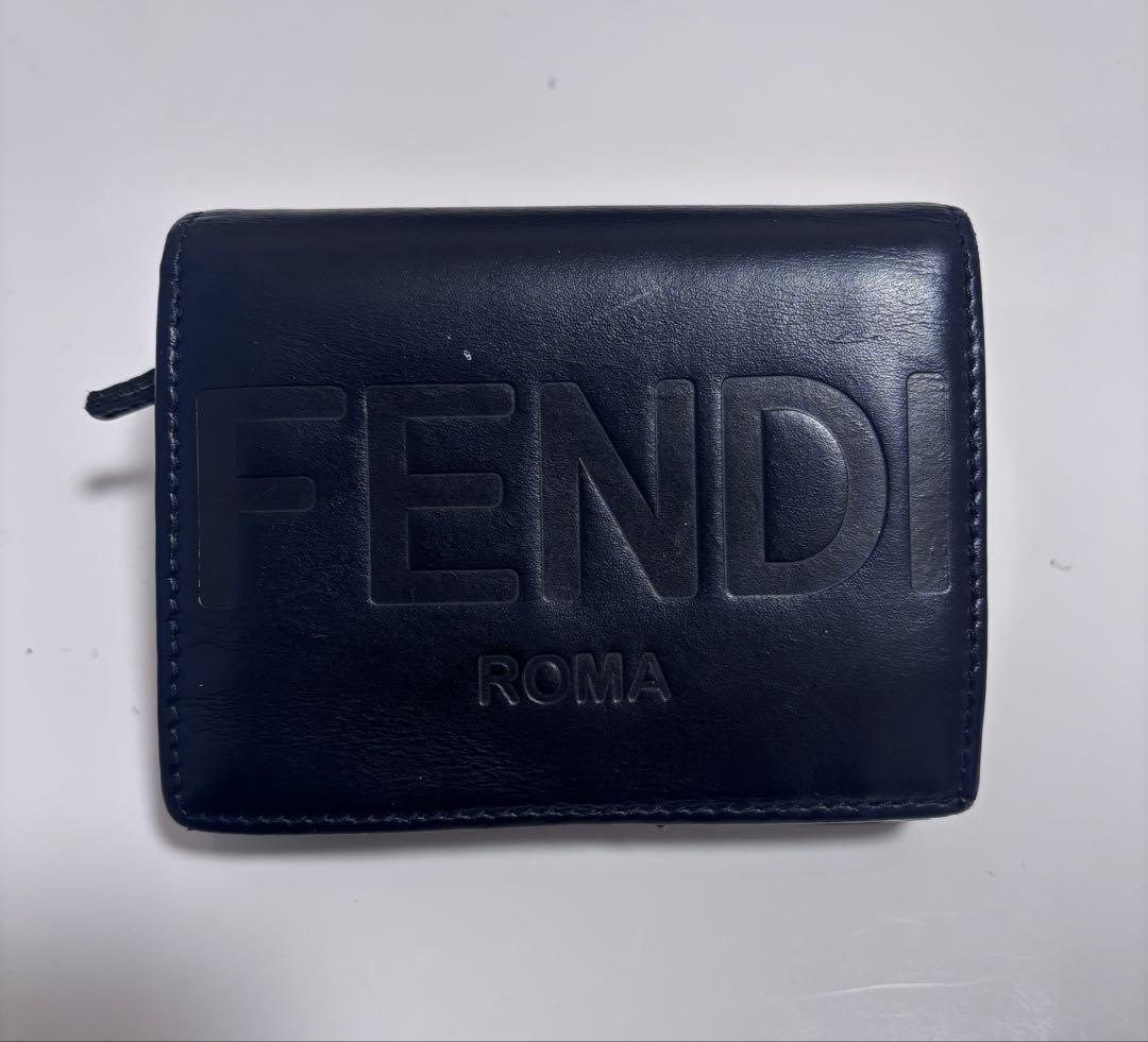 FENDI ブラック 二つ折り財布 【男女兼用】