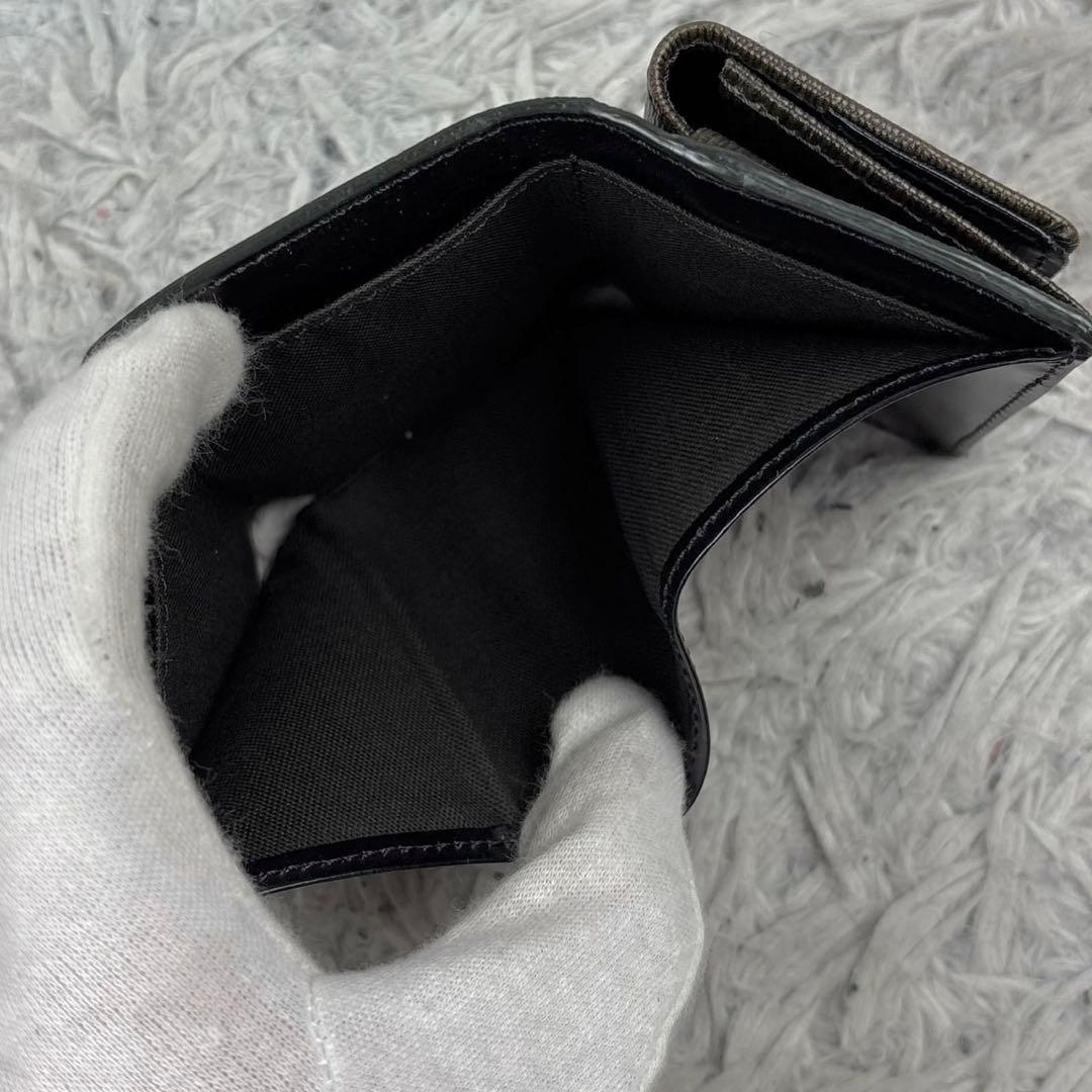 極美品 ヴィヴィアンウエストウッド レザー 折り財布 ステッチ オーブ カーキー