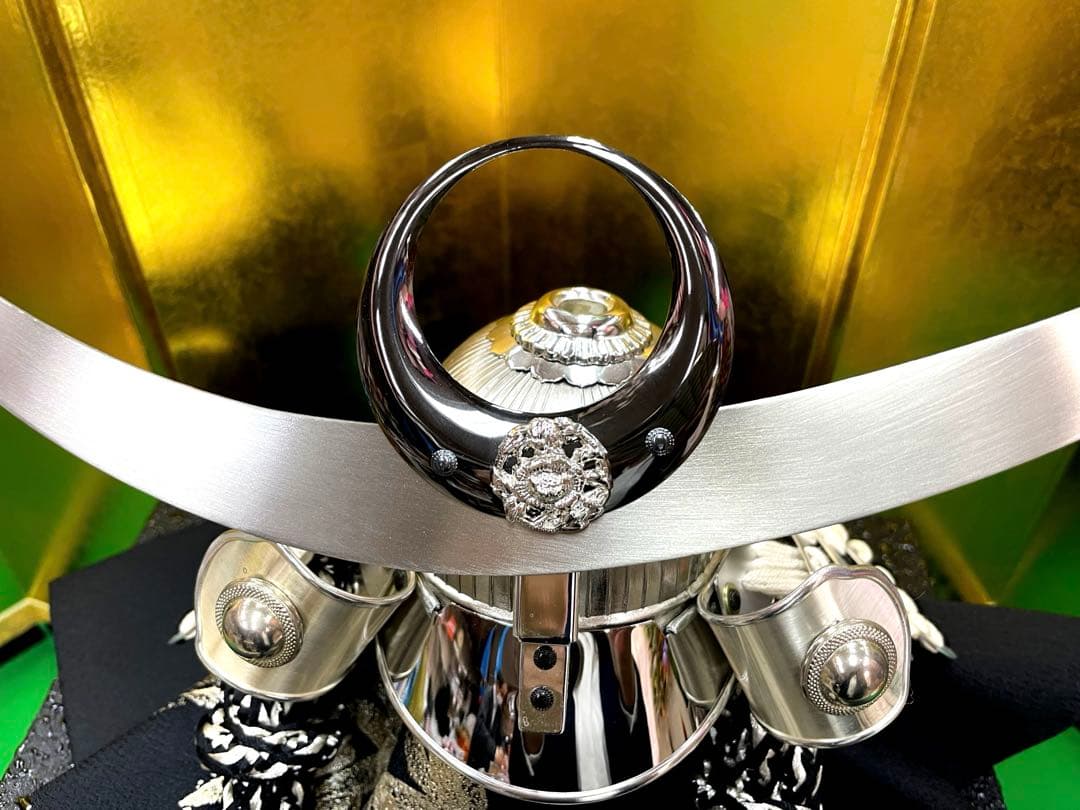 ［人形店在庫処分品］兜　シルバー　上杉謙信モデル⭐️平安豊久作　端午の節句五月人形