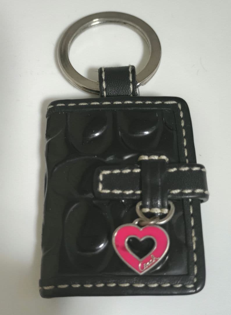 コーチ　手帳型ミニフォトフレーム　キーホルダー　ハート　エナメル