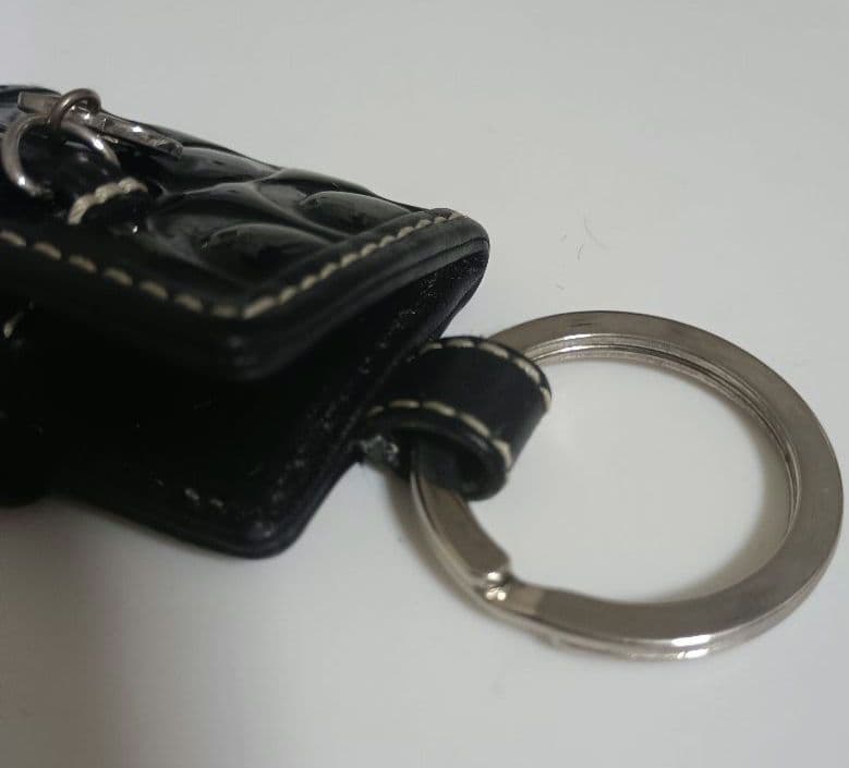 コーチ　手帳型ミニフォトフレーム　キーホルダー　ハート　エナメル