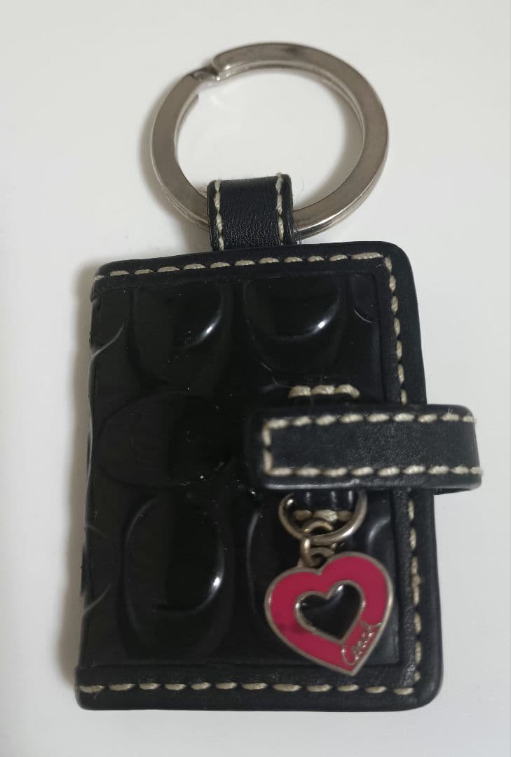 コーチ　手帳型ミニフォトフレーム　キーホルダー　ハート　エナメル