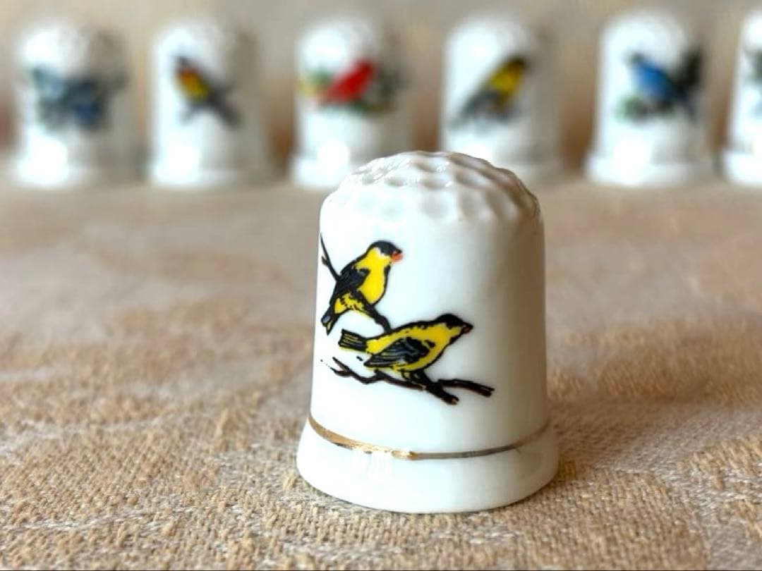 お買い得！陶磁器製 鳥と花のシンブル（指貫）11個セット