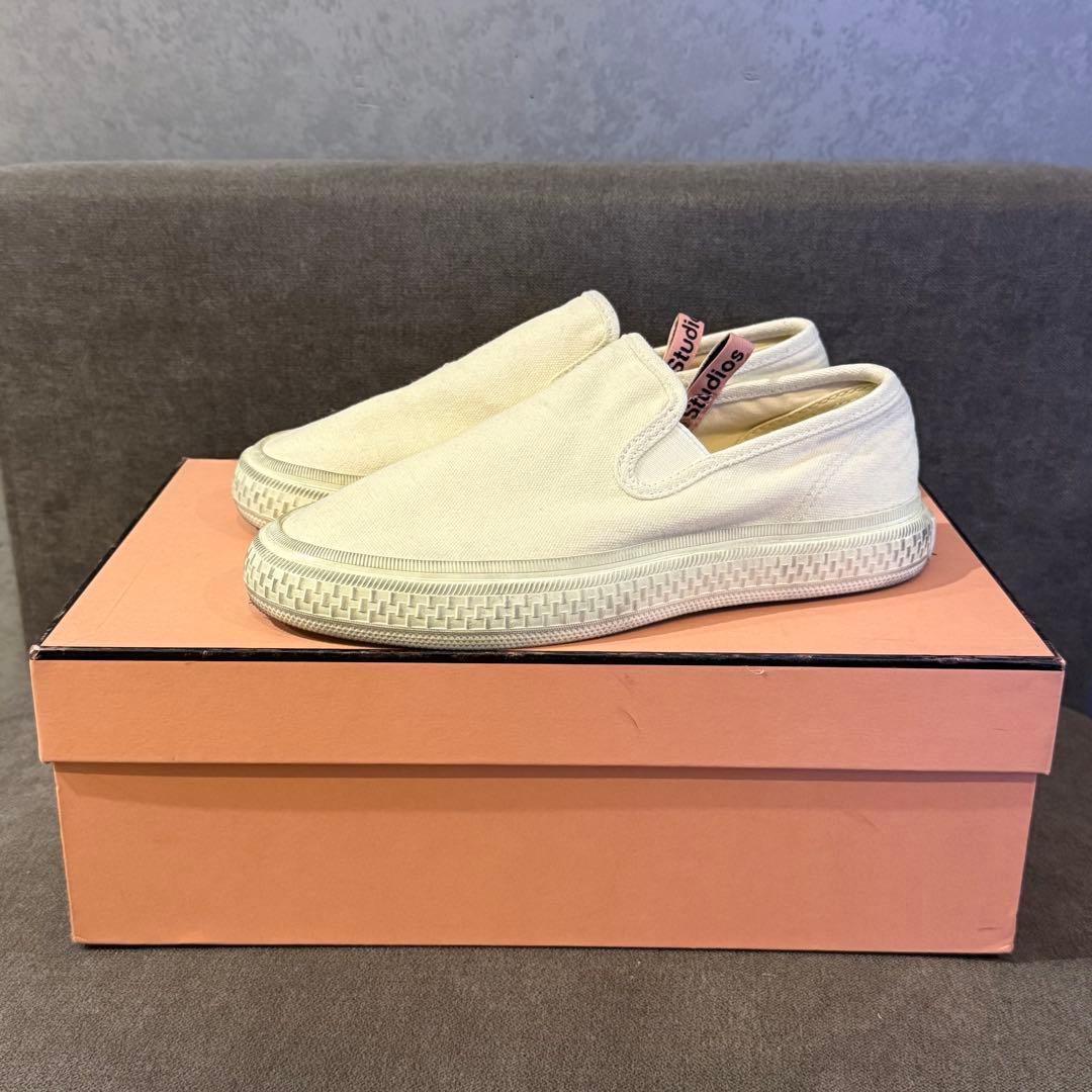 新品　acne studios ダメージ加工　スニーカー 箱　巾着付