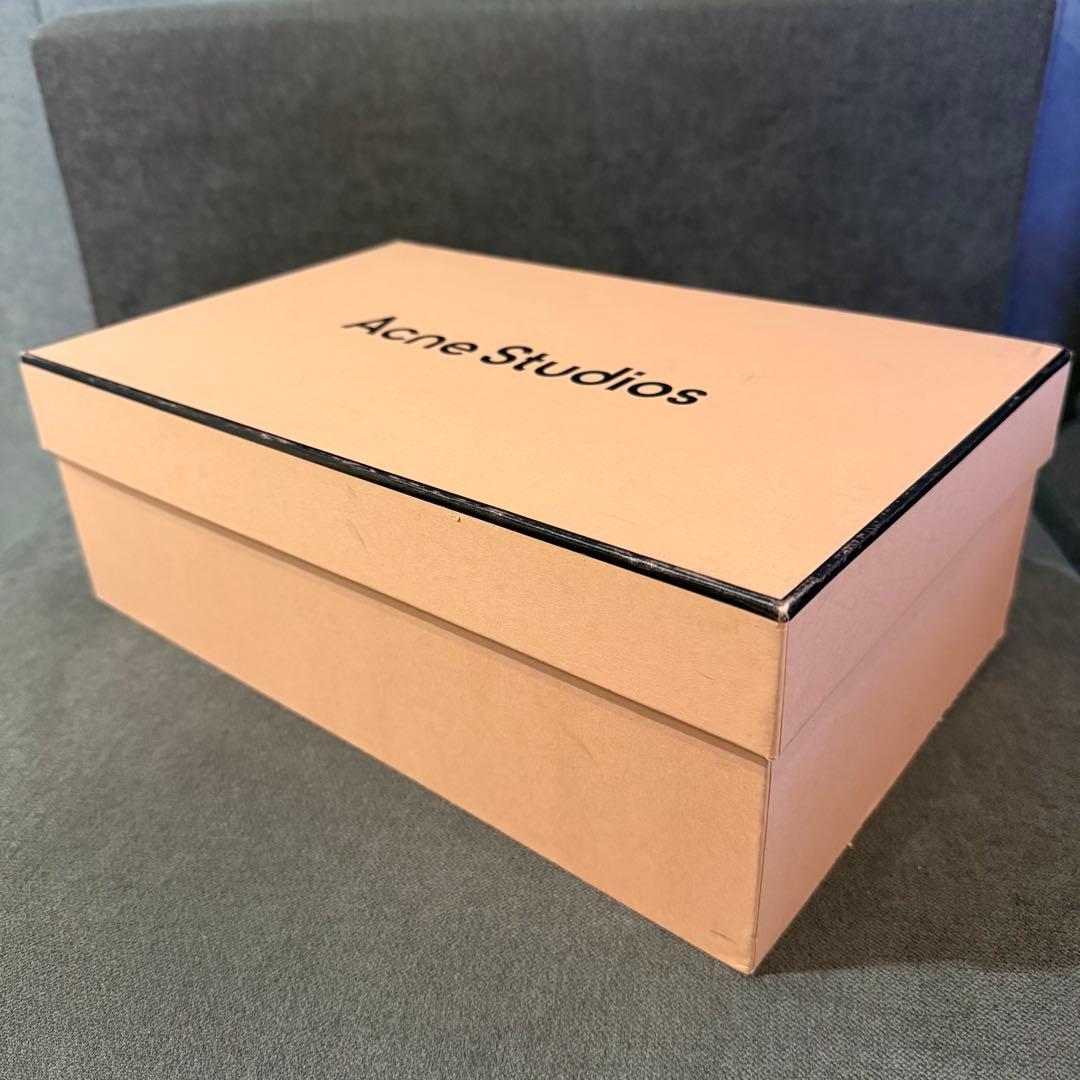 新品　acne studios ダメージ加工　スニーカー 箱　巾着付