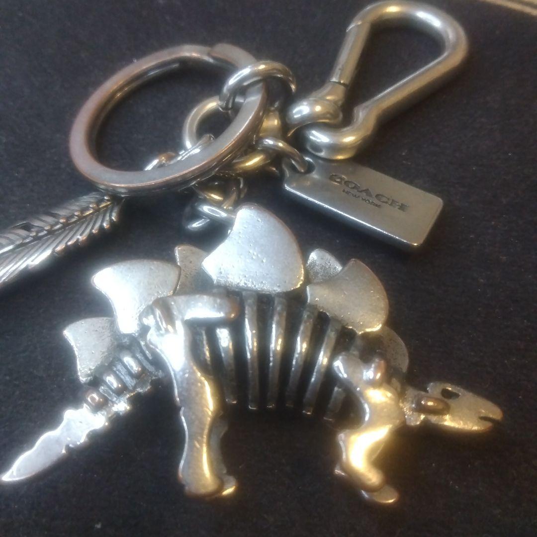 コーチ　シルバーメタリック　トリケラトプス　立体　キーホルダー【比較的美品】