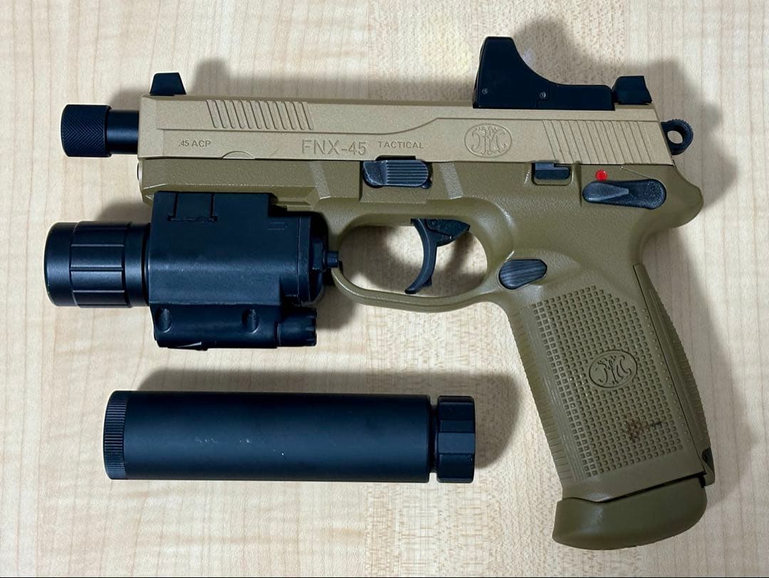 A*e様 東京マルイ FNX-45 タン サイレンサー・ダットサイト・フラッシュ