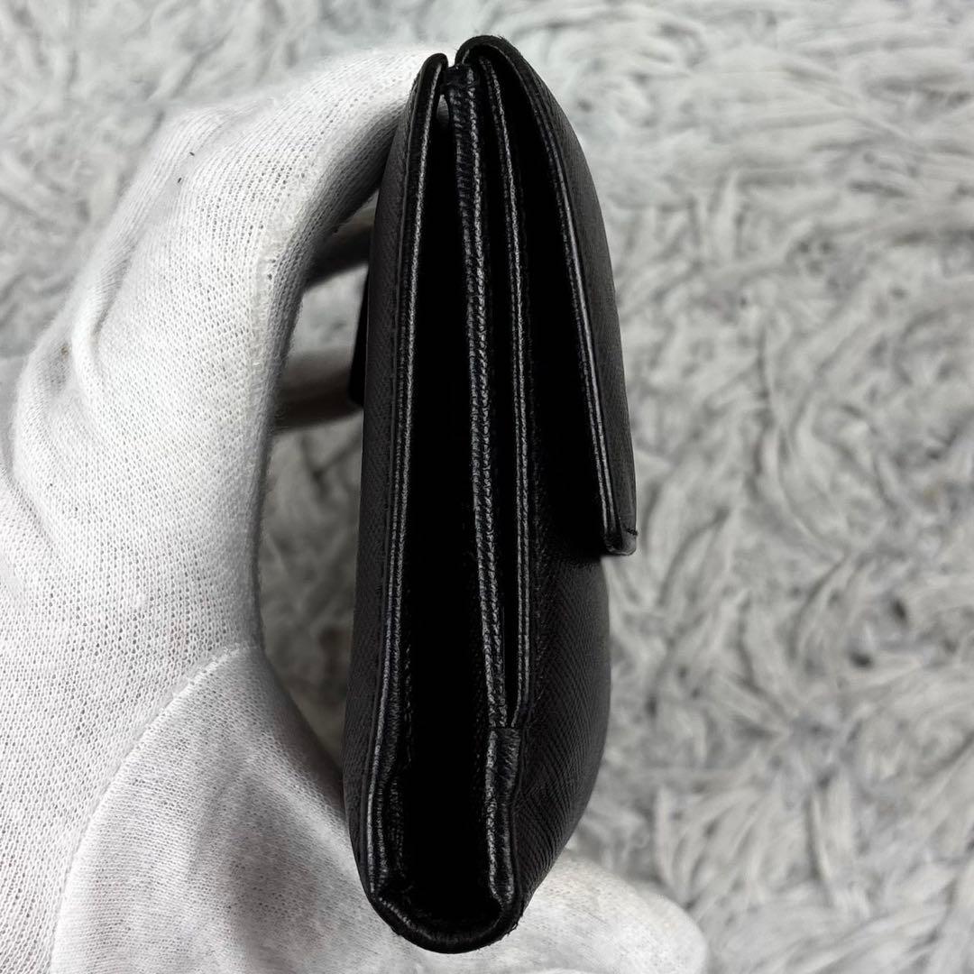 極美品 PRADA レザー 折り財布 三角プレート ホック サフィアーノ 黒