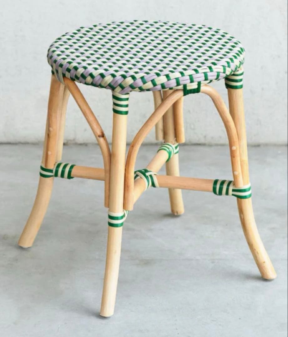 最終値下げ！オルネドフォイユラタンビストロスツール／ホワイト