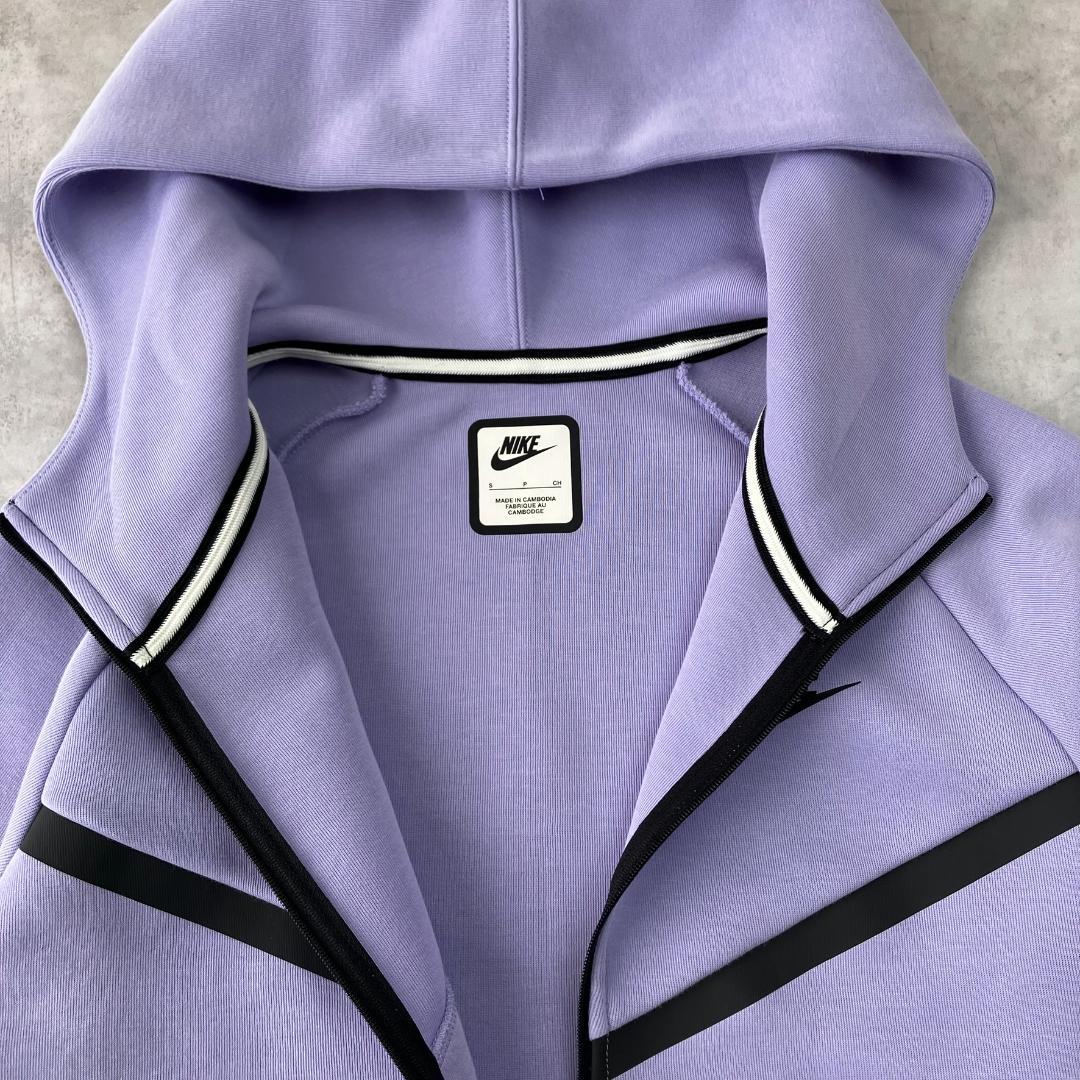 美品　ナイキ　テックフリース フルジップパーカー　希少品　782