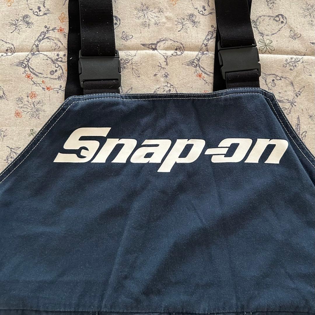 Snap-On スナップオン サロペットパンツ 女性着用